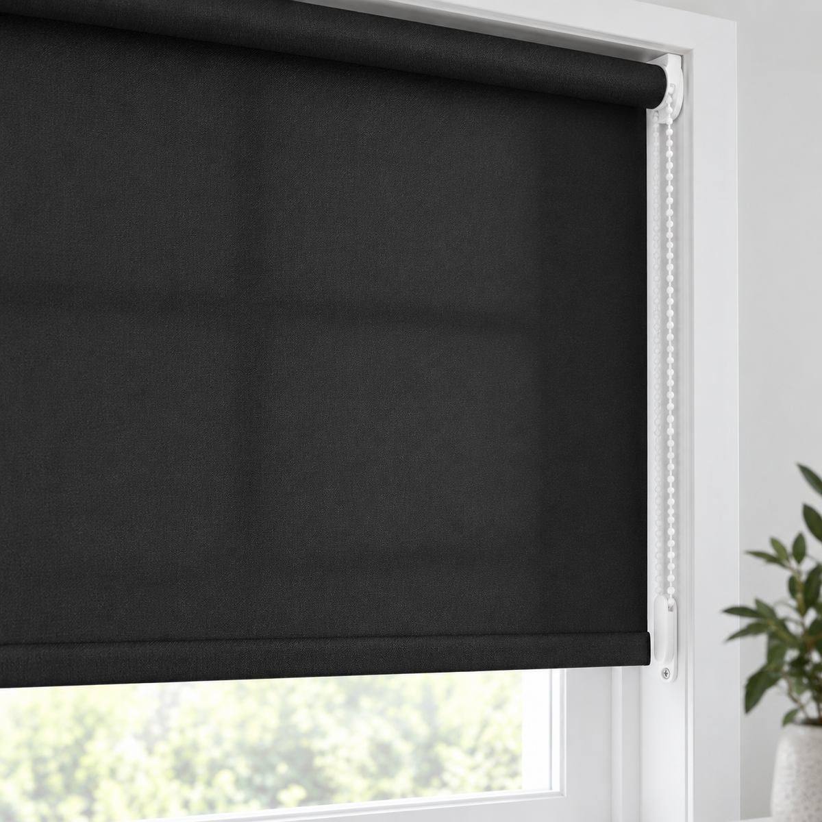 Classic Daylight Roller Blind – Onyx Black