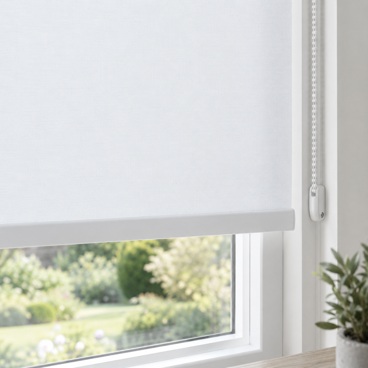 Classic Daylight Roller Blind – White